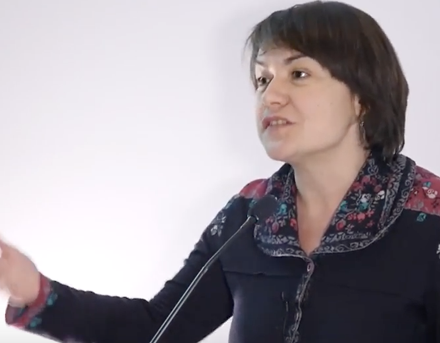 Age at marriage and child-birth: trends among Romani groups in Bulgaria and in migration